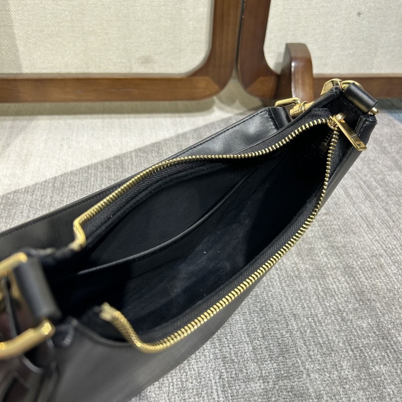 Ce1i*e ava bags